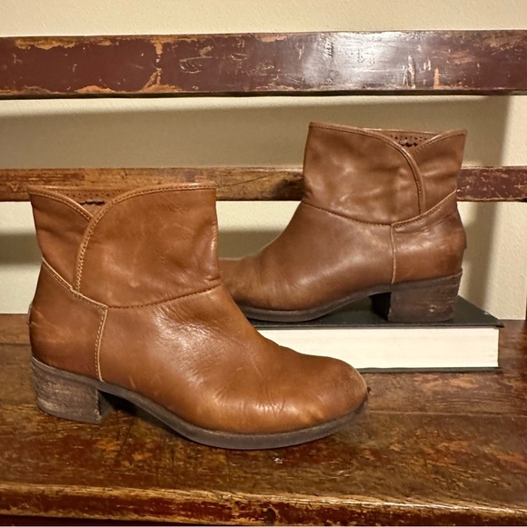 UGG Darling Harness Ankle Boot Whiskey Brown Cowboy Biker Booties - Picture 12 of 15